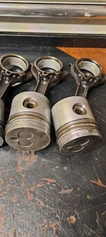 Prodám 4x píst motoru rs09 - 16