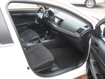 MITSUBISHI LANCER 1.6 MIVEC 1.MAJ,SERVISKA,TAŽNÉ - 16
