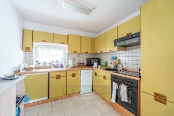 Prodej atraktivního a prostorného RD, s plně upraveným pozem - 16