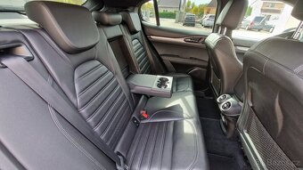 Stelvio Q4, pohon 4x4, panorama, 206 kW, krásný stav - 16