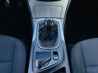 Opel Insignia 2.0CDTI MANUÁL VÝHŘEV SERVISKA BEZ AD BLUE - 16