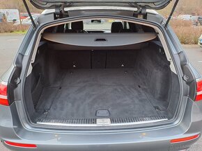 Mercedes Benz E400,4MATIC-4x4,250kW,masáže - 16