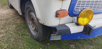 Trabant 601 combi + další motor a díly - 16