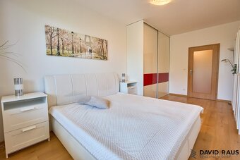Prodej bytu 3+kk se dvěma balkony ( 102 m2 ), ul. Přízřenick - 16