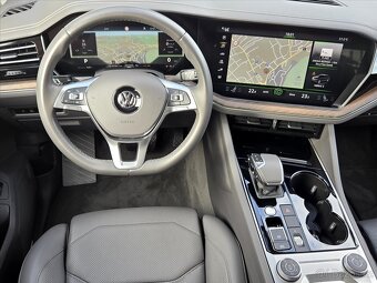 Volkswagen Touareg 3,0 TDi 210kW Atmosphere ČR 1.maj CR V6 8 - 16