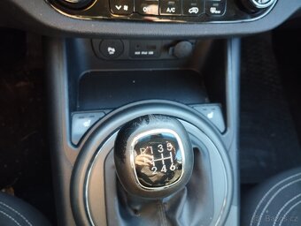 Kia Sportage r.v.2011 , 1995 ccm ,diesel, AWD ,manuál. - 16