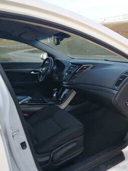 Hyundai i40 sedan, 1.7 crdi, 6st. manuál - 16