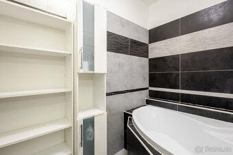 Pronájem bytu 2+kk s balkonem a gar.stáním Gen. Píky Olomouc - 16