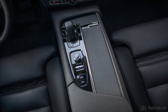 Volvo V90 B4 Momentum PRO / záruka 11/2025 / odpočet - 16