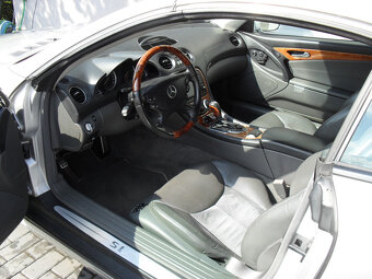 Mercedes-Benz SL 500 AL 20 CENA 349.999Kč - 16
