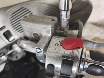 Yamaha Royal Star 1300 Venture - 16