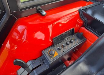 Japonský traktor KUBOTA GL 21 Diesel motor 3 válec, 21HP - 16