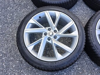 Pěkná zimní orig alu Škoda Kamiq 215/45/18 vzorek 8mm - 16