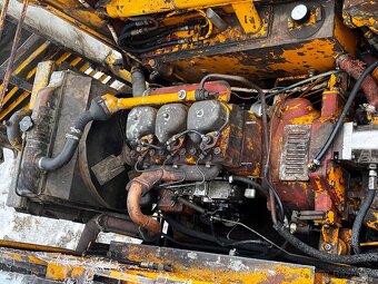 nakladač UNC 060 - 16