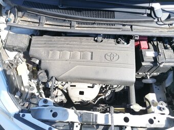 Toyota yaris 1.3 vvti - 16