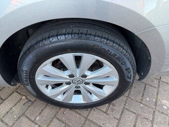 VW Golf 7 1.6tdi 81kw  2016 naj.179Tkm serviska Top stav - 16
