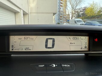 Citroën C4, 1.4i, 65kw 100t.KM Nová STK - 16