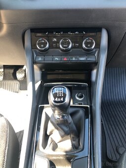 Škoda Karoq, Ambition 2.0 TDI, 4x4, první majitel - 16
