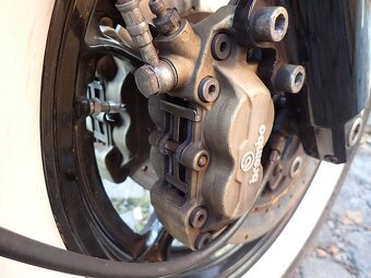 VESPA  GTS  300  Super - 16