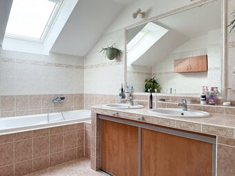 Pronájem bytu 5+kk 190 m² + garáž - 16