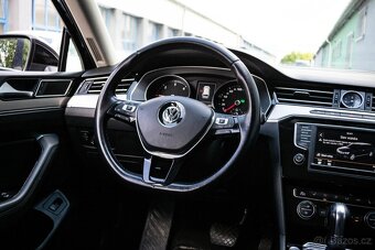 Volkswagen Passat Variant 2.0 TDI BMT Highline DSG - 16