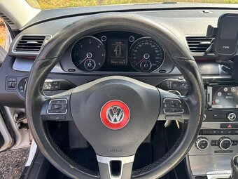 VOLKSWAGEN PASSAT 1.6TDI-77KW -2013-SEDAN - 16