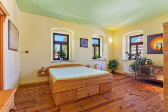 Prodej zavedeného penzionu s restaurací a velkým bytem - 16