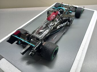 F1 MERCEDES W12 HAMILTON VÍTĚZ GP RUSKA 2021 SPARK 1:18 - 16