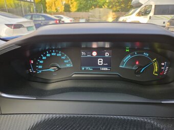 ZÁNOVNÍ PEUGEOT e2008 ALLURE 100kw naj.15.900km SoH 95% - 16