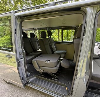 Volkswagen Transporter T6 2.0 TDI 150 HP 9 osob r.v 2019 - 16