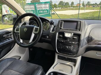 Lancia Voyager 2.8 CrRD 131 kW Platinum - 16