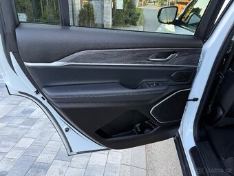 JEEP GRAND CHEROKEE WL LIMITED  LPG - 16