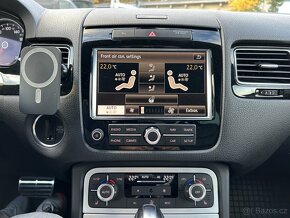 VW Touareg 3.0TDI 245k, serviska, 155tkm - 16