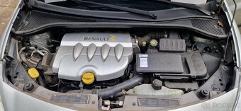 Renault Clio 1.6 Benzín (r. 2006) Automat - 16