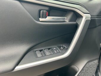 Toyota Rav4, 2.5 Hybrid Black Edition 1.maj - 16