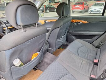 Mercedes Benz E320 - 16