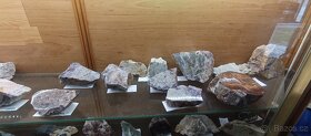 Sbírka minerálů s vitrínou nerosty - 16