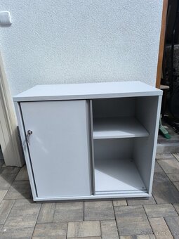 Prodám dvě kancelářské skříňky - 16