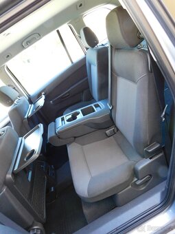 Opel Zafira 1.9 CDTi,,7 míst,,tažné zařízení,,NOVÉ ROZVODY - 16