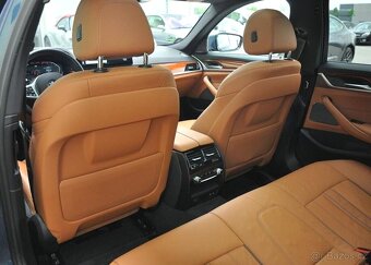 BMW Řada 5 530xD M-SPORT ČR 1.MAJ PANOR. - 16