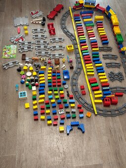 LEGO DUPLO – vlak, koleje, výhybky, kostky, farma, zvířata - 16