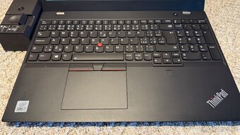 Lenovo L15 notebook i7, 16GB, 500GB, dokina + 2x zdroj - 16