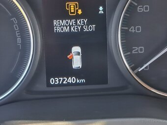 Mitsubishi Outlander 2.0 PHEV,  jen 37.t.Km - 16