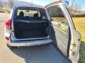 Toyota Rav4 2,0 VVT-i 112kW 4x4 NAVI - 16