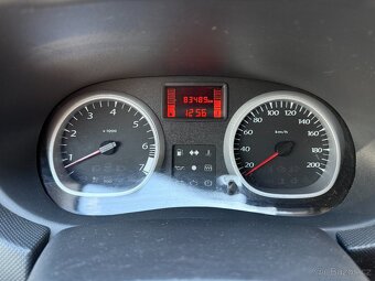 Dacia Duster 4x2, rok 2013, benzín 1.6, najeto jen 83.489 km - 16