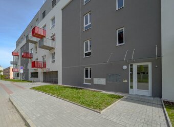 Pronájem 1+kk s balkónem a garáží - 16