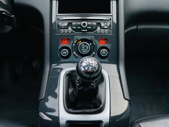 Peugeot 5008 2.0HDi MANUÁL 7MÍST VÝHŘEV SERVISKA PLNÁ VÝBAVA - 16