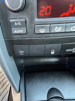Peugeot 207, 1,4i, 54kW, 88 000 km, rozvody - 16