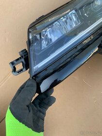 predni SVeTLO LED xenon skoda karoq pravy prave levy leve - 16