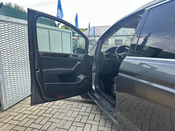 VW Touran 2.0 TDi 110kW 7míst serviska - 16